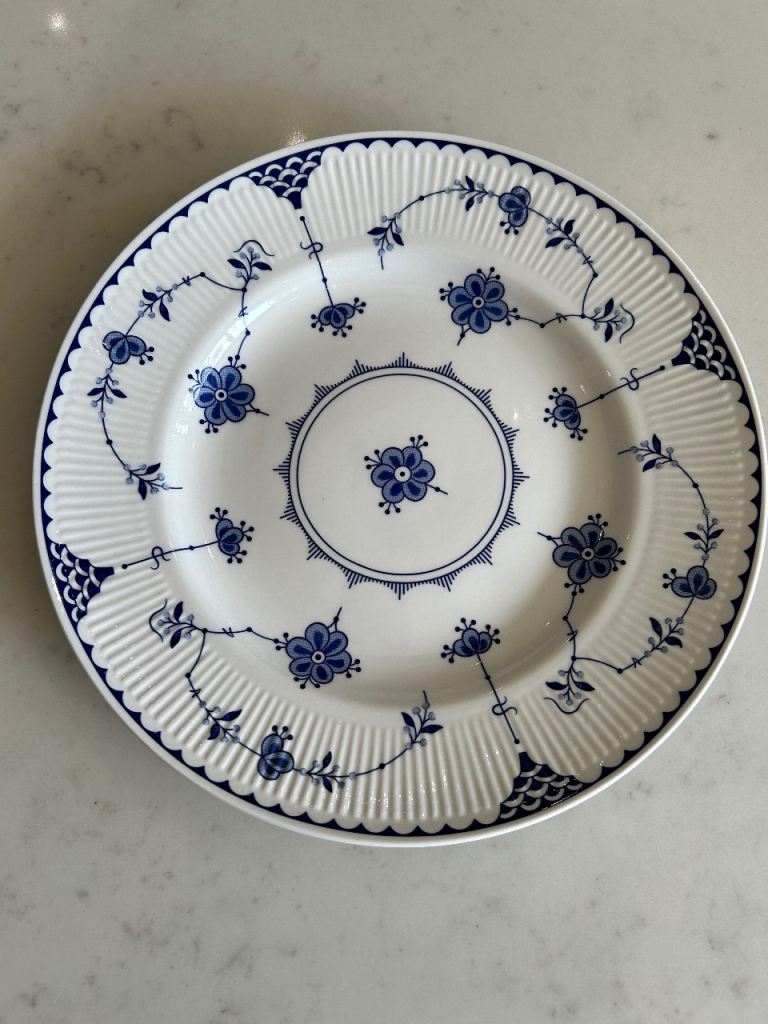 Johnson Bros Blue Denmark Dinner Plates & Bowls - As Good As New