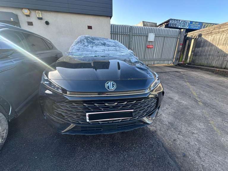 2025 MG MOTOR UK HS 1.5 T-GDI TROPHY 5DR DCT BREAKING FOR PARTS 