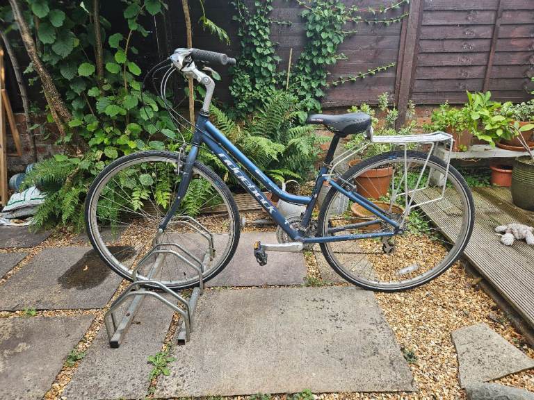 Ridgeback hybrid bike
