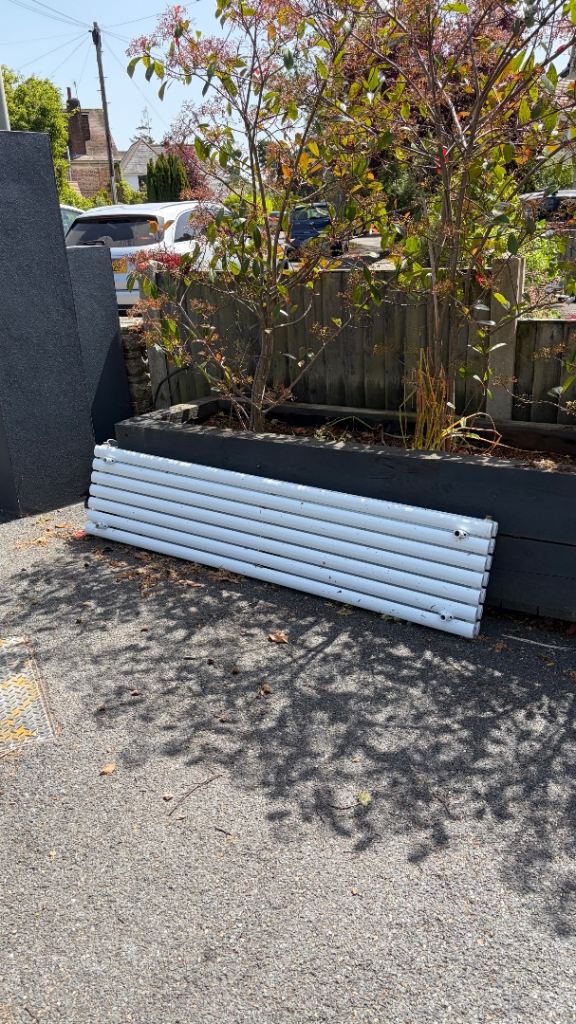 Free - Horizontal radiator / metal 