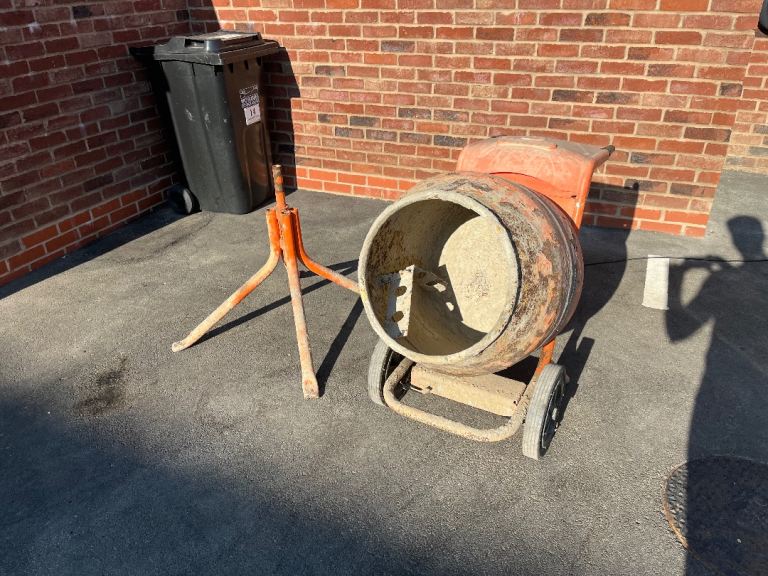 Belle Minimix 150 Electric Cement Mixer – 230V – Stand Included – £210