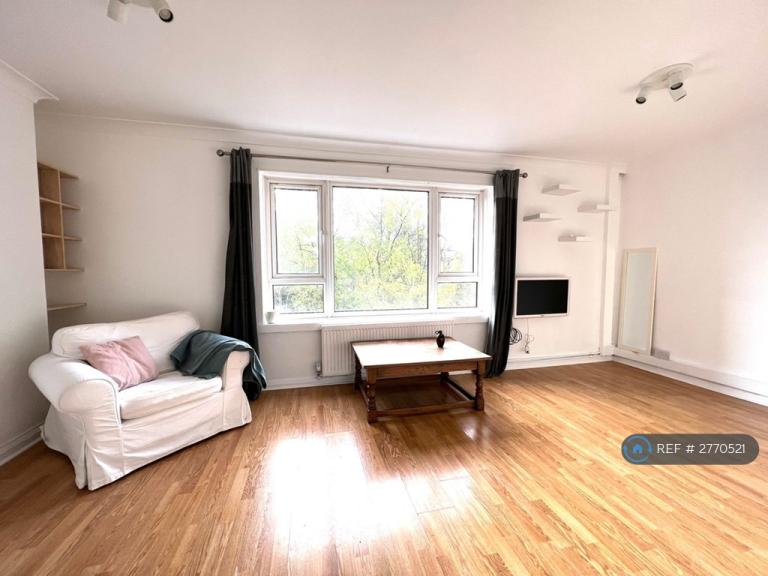3 bedroom flat in Brooklyn House, London, SE20 (3 bed) (#2770521)