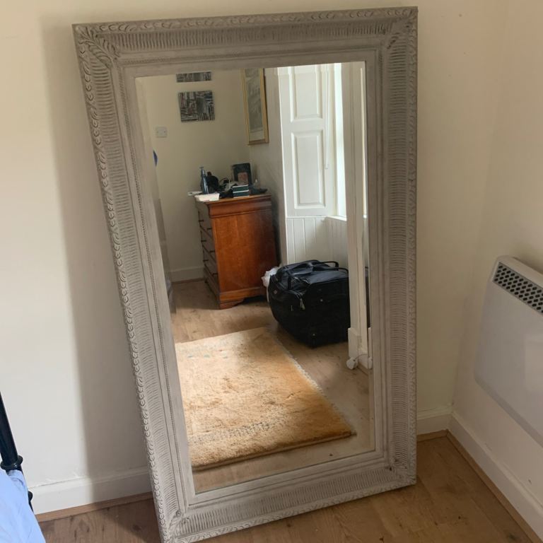 Large Ornate Wall or Floor Mirror – Molded Frame in Antique White (120 × 60 cm)