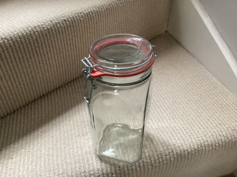 Kilner jar with clip on lid
