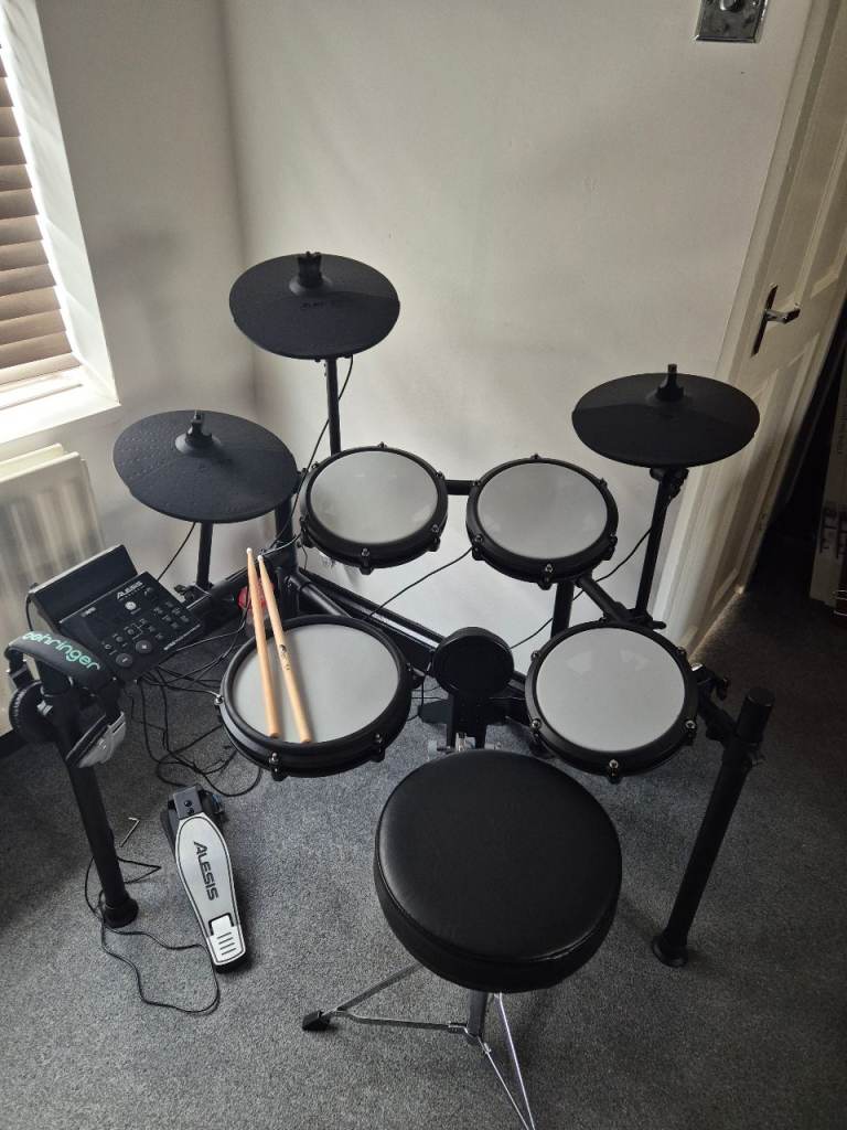 Alesis nitro max electronic drum kit
