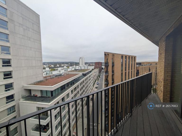 1 bedroom flat in Mercier Court, London, E16 (1 bed) (#2657683)