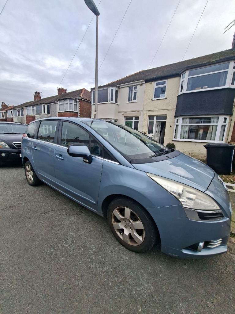 7 seats Peugeot, 5008, MPV, 2011, Manual, 1560 (cc), 5 doors