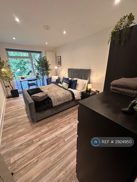 1 bedroom in Runnelfield, Harrow, HA1 (#2924950)
