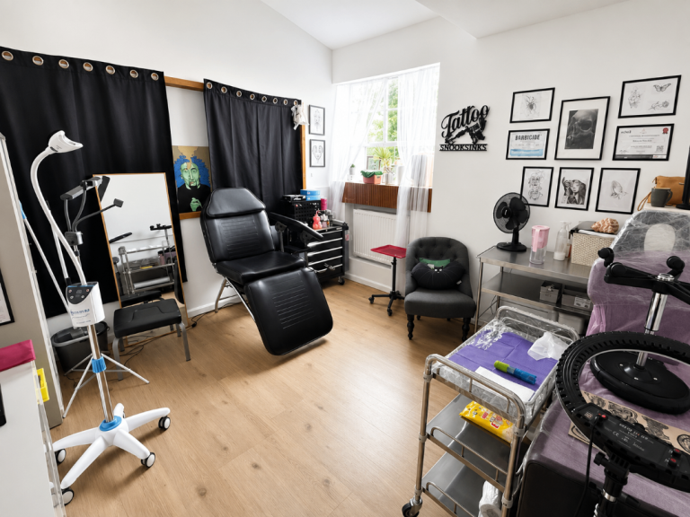  Tattoo Artist Studio | Therapy Room | Creative Space to Rent in Wimbledon South West London SW19