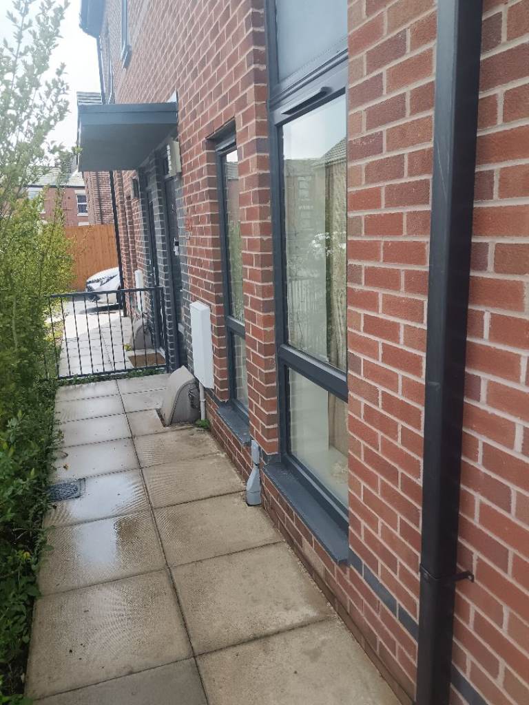 Double room to rent in M11 4x