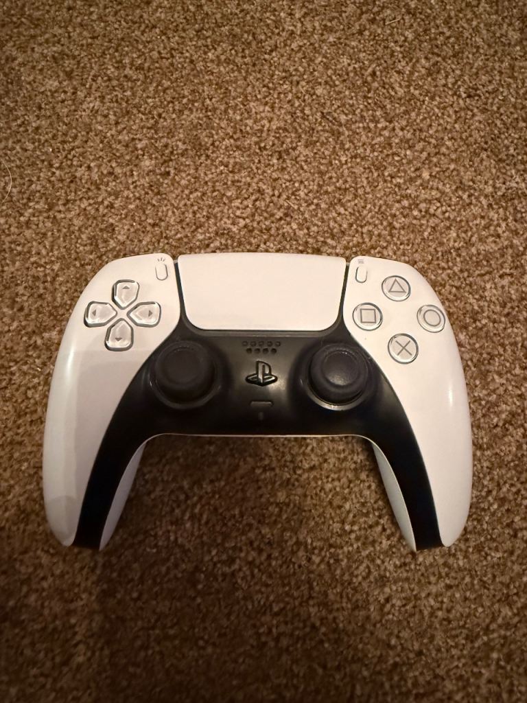 Sony PlayStation 5 825 GB White Console Disc Controller & Driving Wheel (no box)