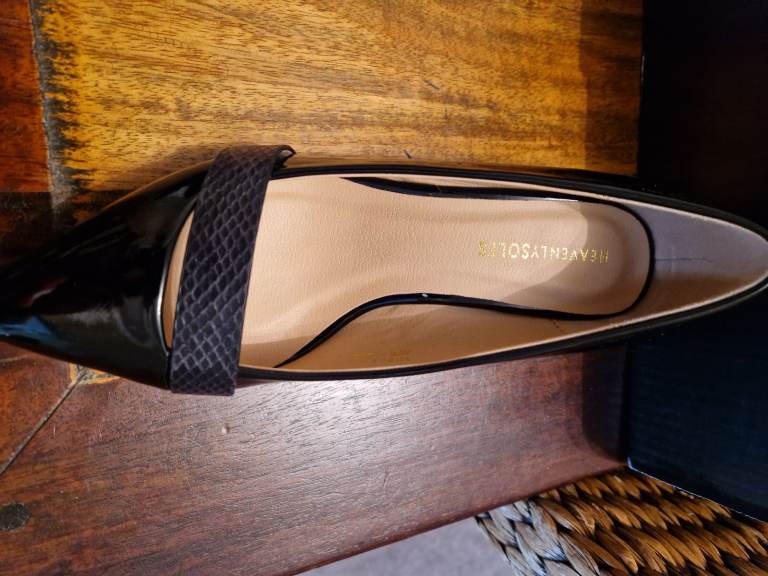 Black kitten heel shoe