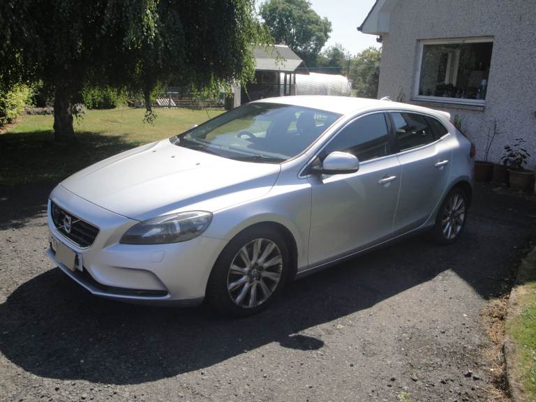 Volvo V40 SE Lux Nav 2013 Manual £35 per year road tax