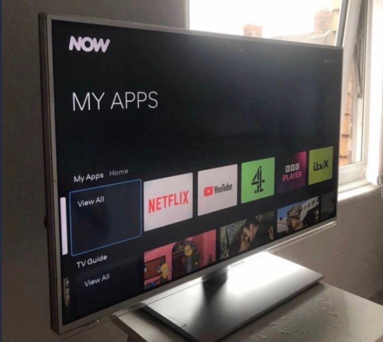 32-inch Slimline TV with Built-in Freeview & NOW TV Stick