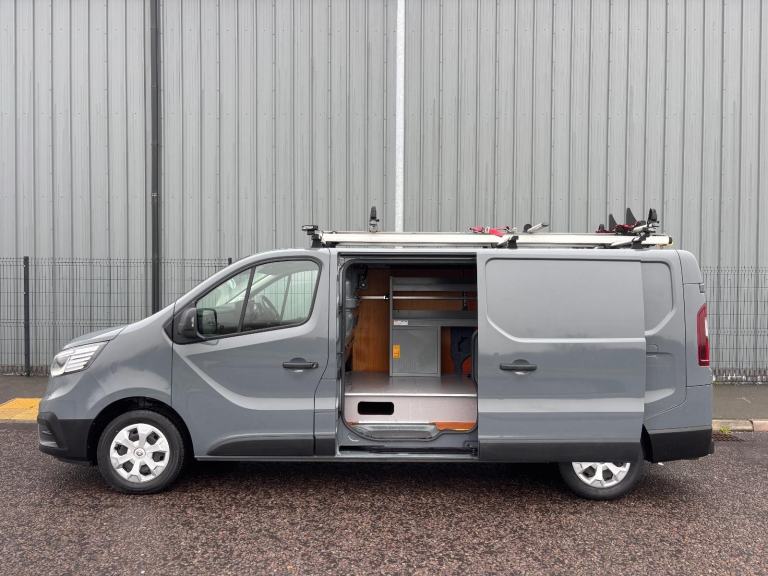 2023 (73) RENAULT TRAFIC 2.0 DCI BUISNESS+ WORKSHOP VAN | AIR CON | LADDER RACK