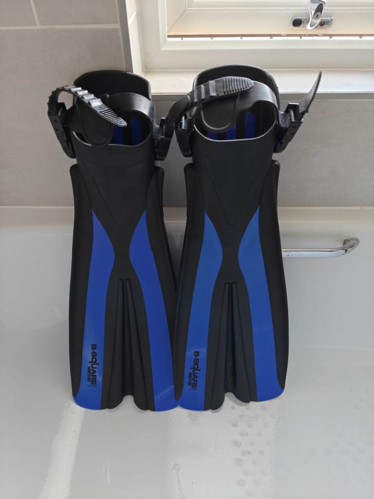 B-Square Watersports Snorkelling Fins M/L Adjustable Diving Flippers