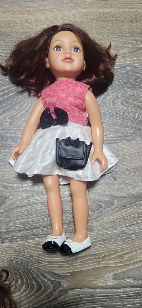 Design a friend doll with selection of outfits