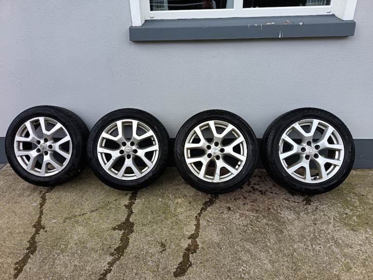 NISSAN X-TRAIL   ALLOY WHEELS x 4