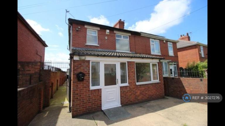 3 bedroom flat in Lyndhurst, Doncaster, DN7 (3 bed) (#3027276)