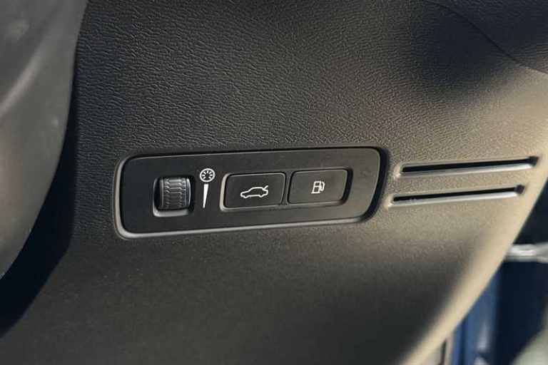 2021 Volvo XC40 1.5 T5 Recharge PHEV R DESIGN Pro 5dr Auto ESTATE PETROL/ELECTRIC Automatic