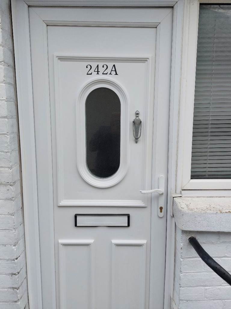  For Rent-Spacious 1 Bed Maisonette