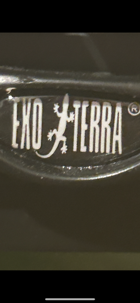 Exo-terra vivarium with accessories 