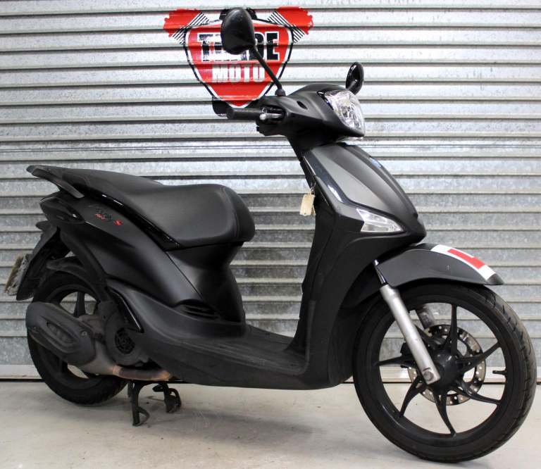 2023 23 PIAGGIO LIBERTY S 125 ABS BLACK SCOOTER LEARNER LEGAL TRADE SALE 9K MOT