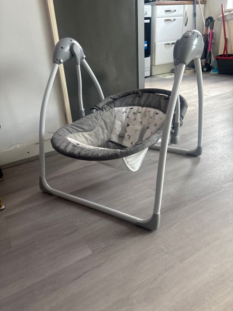 Baby swing 
