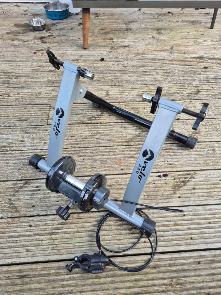 Indoor bike trainer