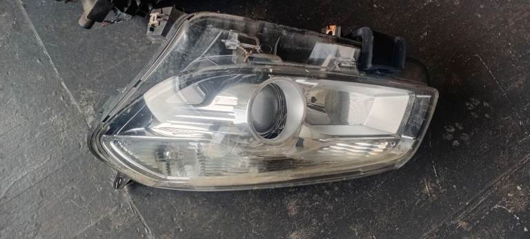 Nissan Qashqai Headlights x2 both front pair 
