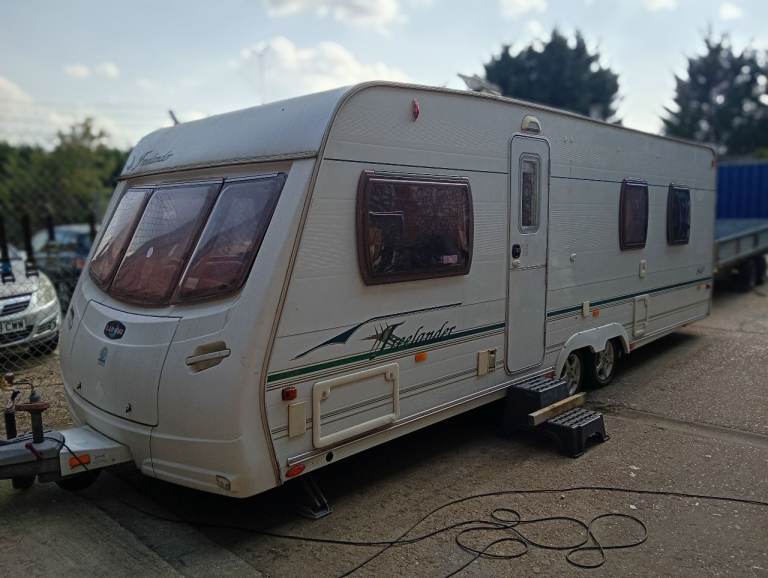 2004 Freelander - Island Bed - Twin Axle Caravan