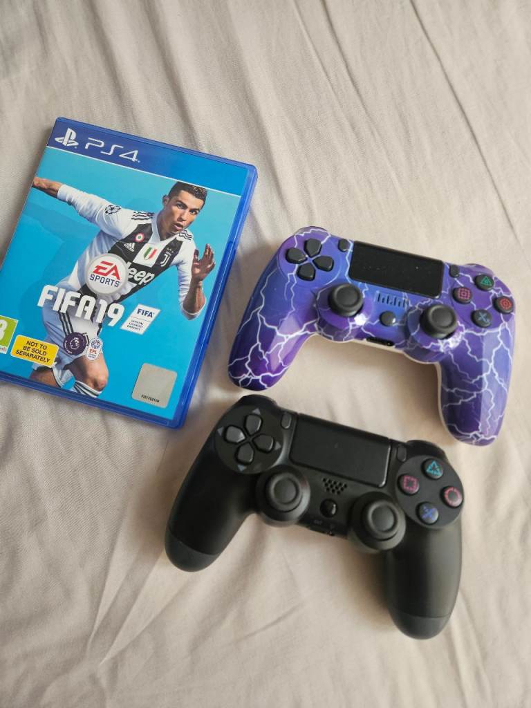 PS4 FIFA 19 Game with Two Controllers