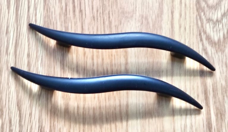 Black Metal Wave Cabinet Drawer Handles 