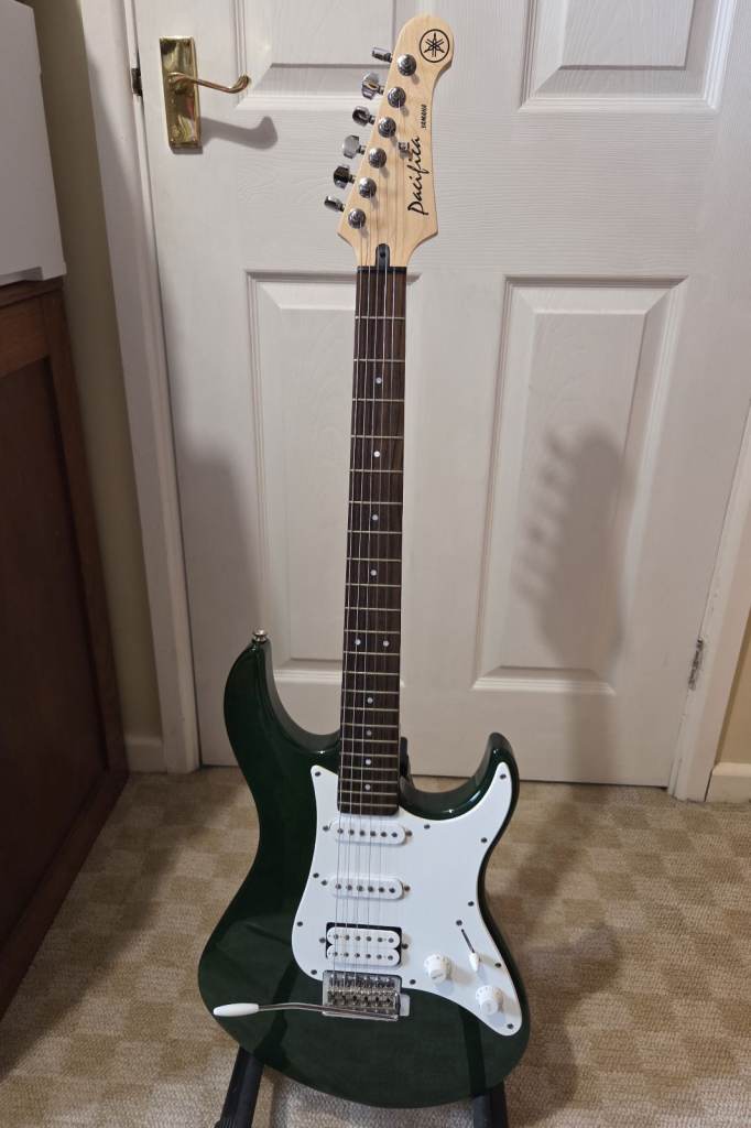 Yamaha Pacifica 112J - Emerald Green - Right-Handed Electric Guitar – Good Condition + Hard Case