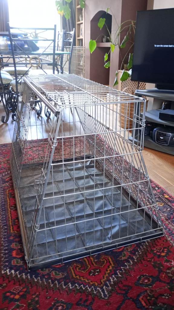 Dog car crate/cage for Ford Fiesta 2011