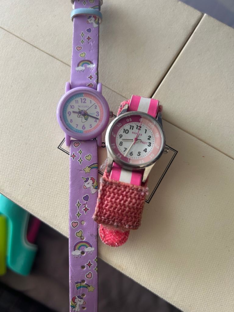 2x kids watch to teach time