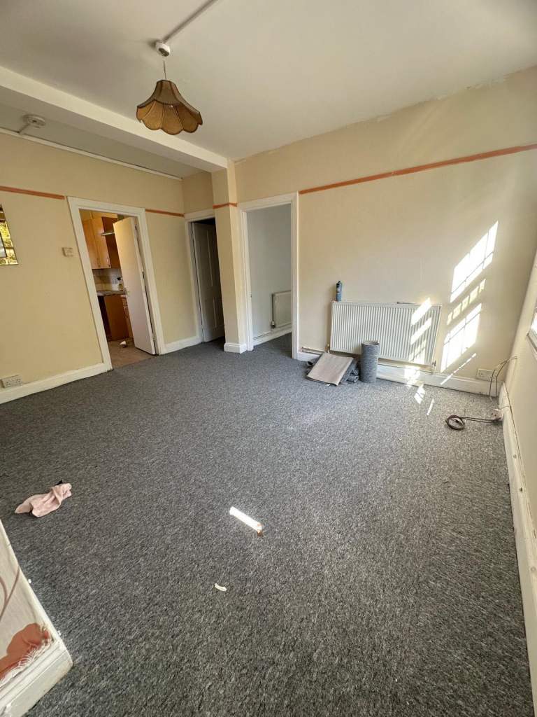 2 bedroom flat in E1