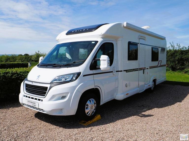 Bailey Advance 76-2, 2 Belt, 4 Berth, Fixed Bed, Low Miles