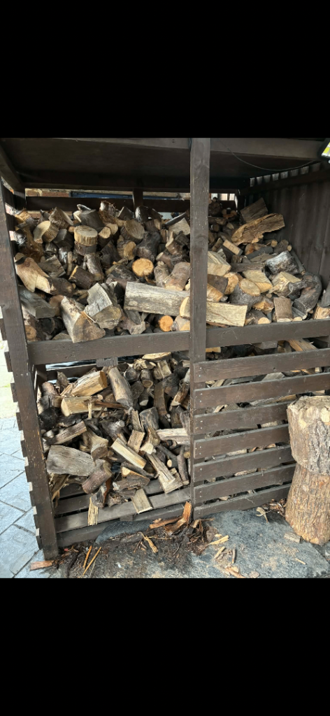 Logs and log storer 