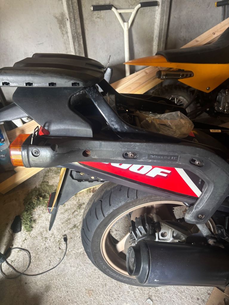 Motorbike luggage rack and boxes