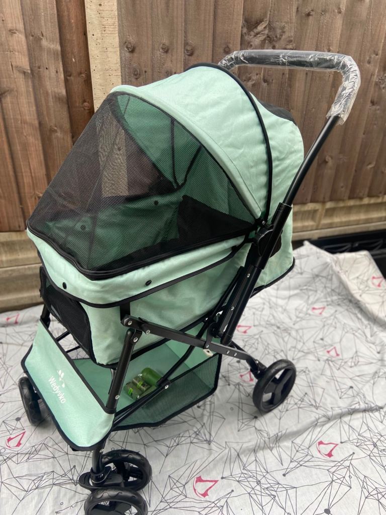 Dog pushchair 