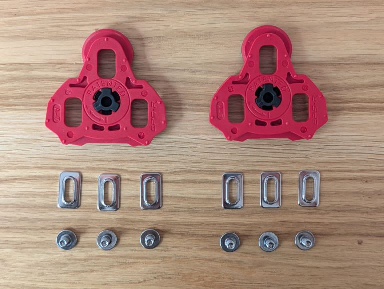 EPS-R ARC R2 Road Bike Cleats (Red) & Fixings 