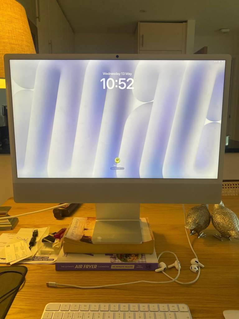 Apple iMac 24" M4 — Silver (2024, Late)