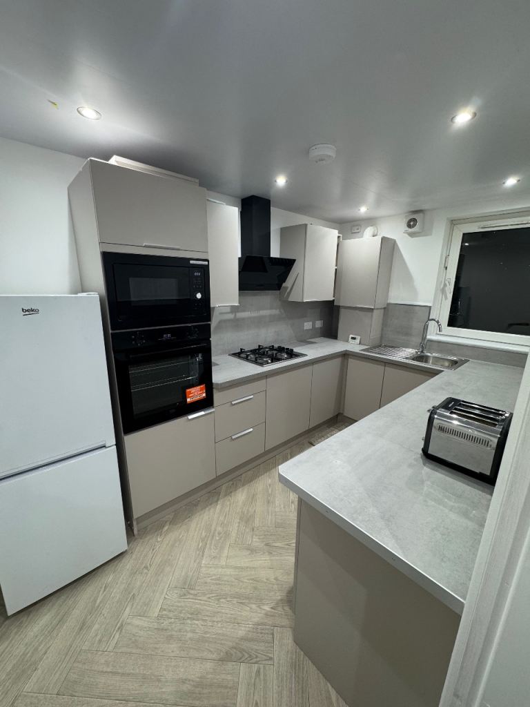 3 Bed House, Broomhouse Loan, EH11 - newly renovated