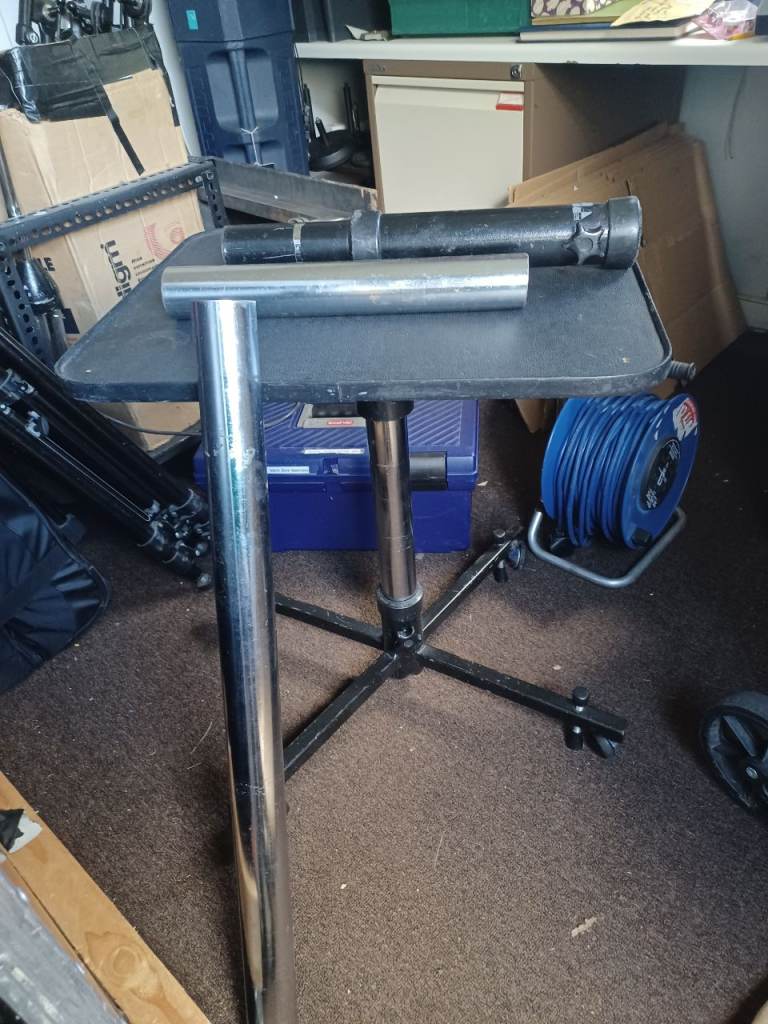 Unicol table stand