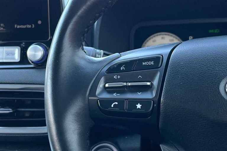 2022 Hyundai KONA 64kWh Premium SUV 5dr Electric Auto (10.5kW Charger) (204 ps) SUV Electric Auto...