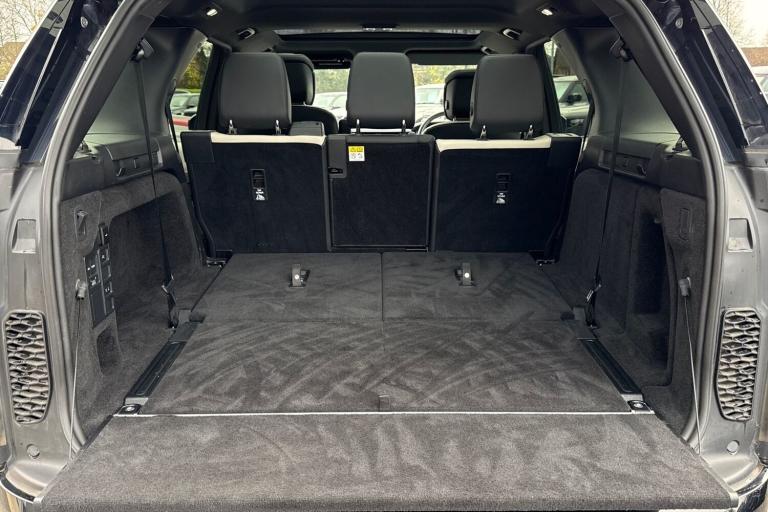 2024 Land Rover Discovery 3.0 D300 Dynamic HSE 5dr SUV DIESEL Automatic