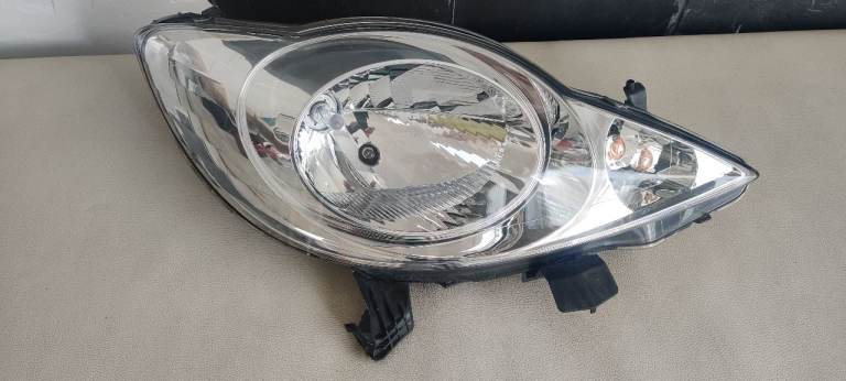 Peugeot 107 Headlamp 
