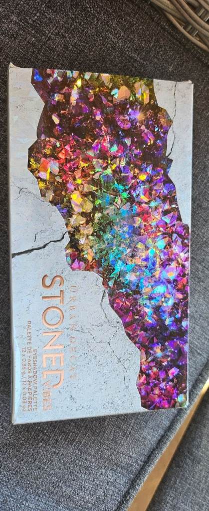 Urban Decay Stoned Vibes Eyeshadow Palette - As Good As New