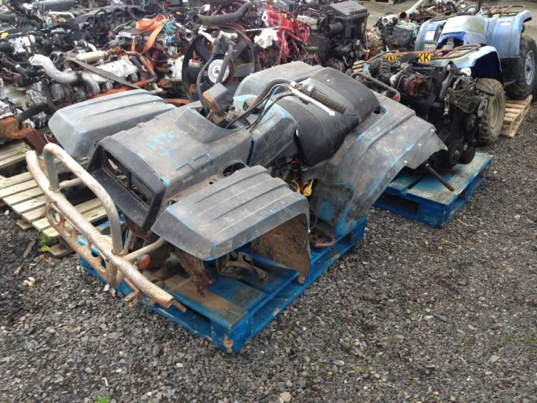 BREAKING 350 MOTO-4 BIG BEAR. ALL PARTS AVAILABLE WITH DELIVERY 